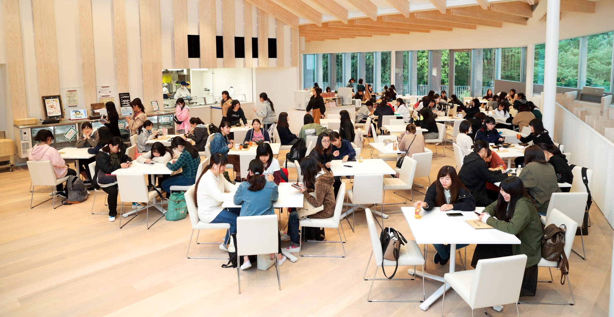 鶴川女子短期大学食堂