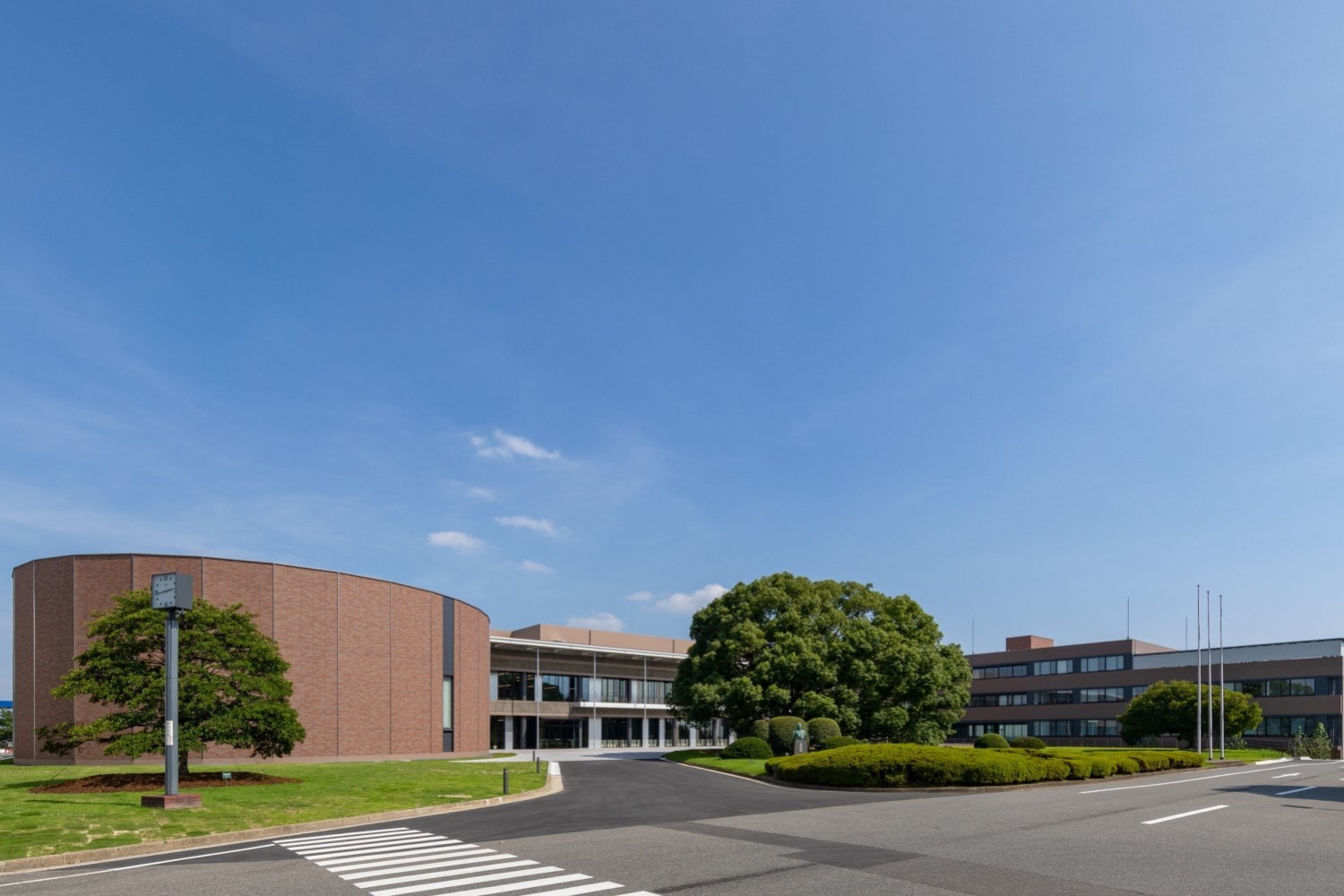 豊田工業大学 キャンパス風景